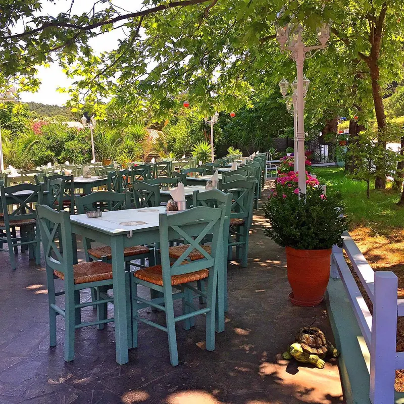 Big Bad Wolf Restaurant, Koukounaries